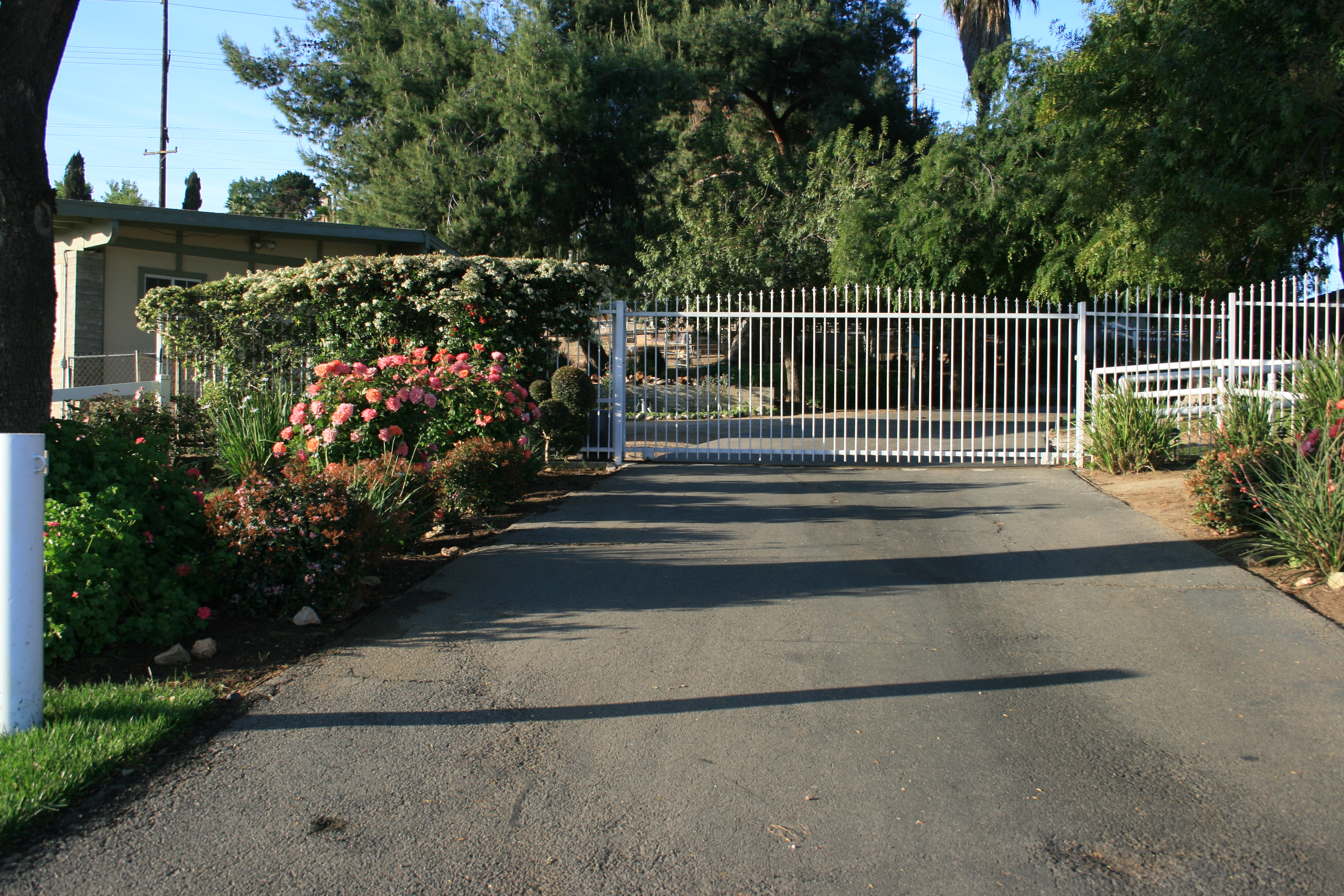 Picture of front gate from street.